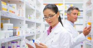 Setor farmacêutico entra no ranking dos que mais empregam e ganha aliado para agilizar contratações