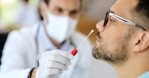 Mais da metade dos municípios brasileiros não registra mortes por Covid-19 em setembro