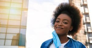 Sem atingir metas, estado de SP retira exigência do uso de máscara ao ar livre a partir de 11 de dezembro