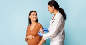Grávidas e puérperas deverão receber dose de reforço da Pfizer
