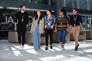 L’Oréal Brasil atinge meta de 100% salário digno e lidera movimento de transformação social junto a ONU no país