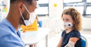 Estados dizem que não vão exigir pedido médico para a vacinação de crianças