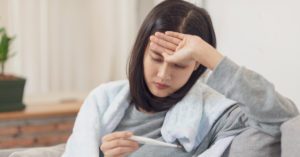 Como diferenciar os sintomas de Influenza, Ômicron e Flurona?