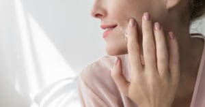 Mulheres do Norte e Centro-Oeste consideram que uma hidratação só é eficaz quando ela é profunda