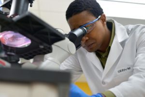 FDA aprova Risanquizumabe para tratamento de adultos com artrite psoriásica