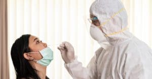 Nível de estrogênio em mulheres pode estar ligado ao risco de morrer de Covid-19