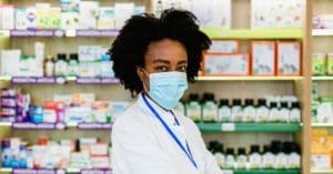 CFF regulamenta as atividades do farmacêutico no processamento de produtos para saúde