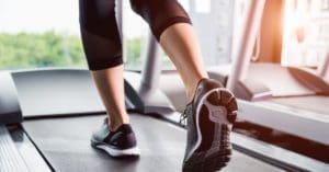 Hábitos saudáveis previnem incontinência urinária, diz especialista