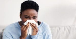 Covid longa: estudo registra 23 sintomas mais de um ano após infecção