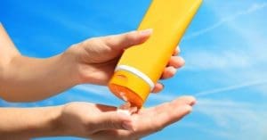 Protetor solar Anthelios vendeu R$ 337.667.828 no Brasil no MAT de 2022/06