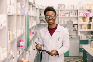 Área de farmácia cresce 30% em dois anos no Centro-Oeste