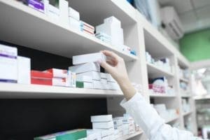 Prateleiras vazias: investir em logística farmacêutica é fundamental para 2023