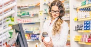 Quais são os principais benefícios do monitoramento de preços no varejo farmacêutico?