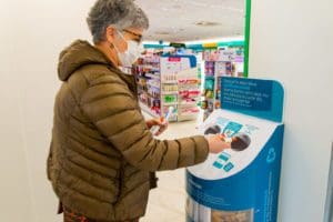 Droga Raia e Drogasil terão coletores de medicamentos vencidos ou sem uso em 100% das farmácias de todo o Brasil