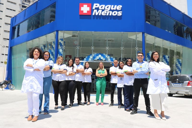 pague-menos-inaugura-loja-com-fachada-100-de-vidro