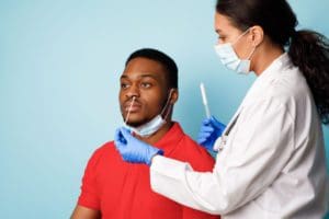 Exclusivo: de 2020 a 2022, Abrafarma realizou mais de 20 milhões de testes de Covid-19