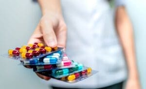 Consumo de antibióticos no Brasil supera 4,5 trilhões de doses em 7 anos