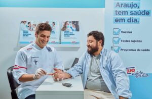 Drogaria Araujo lança clínica farmacêutica Saúde em Dia