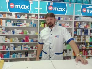 De balconista a dono de seis drogarias: a história do farmacêutico Leonardo Ferreira