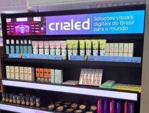 A experiência através do LED conquista mais clientes para a sua farmácia