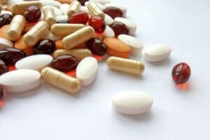 Ministério da Saúde anuncia que vai começar a distribuir medicamentos que estão perto de perder a validade