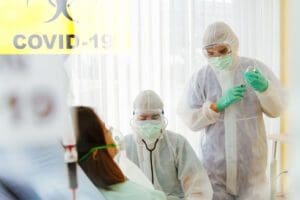 Brasil bate 700.556 mortes por Covid-19