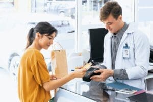 Latino-americanos ampliam ocasiões de compra, mas com volumes menores a cada viagem