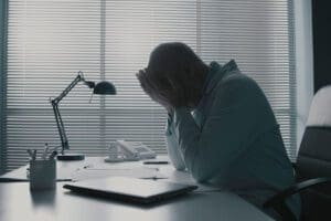 9 sinais para identificar burnout no trabalho