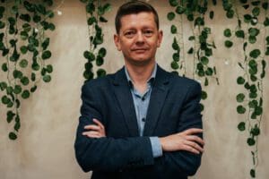 60+: como as farmácias devem se preparar para atender esse público