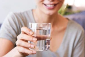 Sinais de desidratação: Como saber se estou bebendo pouca água?