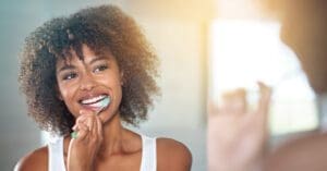 Como ter um sorriso saudável: rotina de higiene bucal em 3 passos