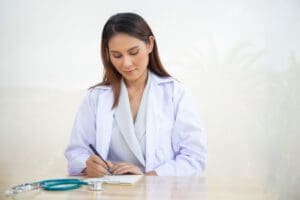 CFF lança novos cursos gratuitos para por farmacêuticos