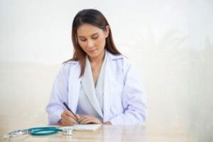 CFF lança novos cursos gratuitos para por farmacêuticos