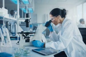 Integração em farmacovigilância: VigiMed é oficialmente adotado pelo estado de São Paulo