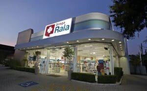 RaiaDrogasil é multada em R$ 8,5 mi por exigir CPF de clientes