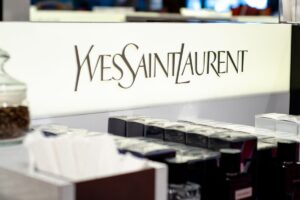 Yves Saint Laurent Beauty anuncia o lançamento oficial do seu e-commerce no Brasil