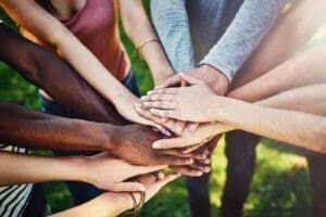 Profarma lança projeto social com apoio de farmacêuticas