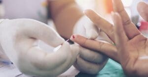 Pague Menos amplia lista de exames de análises clínicas