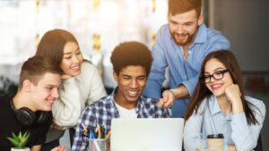 Hypera Pharma patrocina bolsas-auxílio para universitários