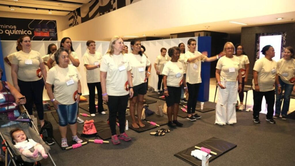 grupo-de-mulheres-participam-do-mutirao-da-saude-neo-quimica-2024-credito-divulgacao