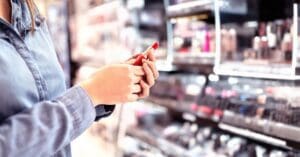 Exclusivo: como lucrar com a categoria de maquiagem na farmácia