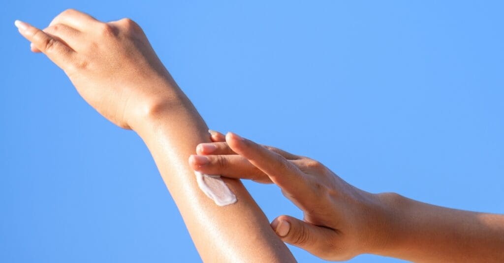 Onda-de-calor-deve-impulsionar-indústria-de-cosméticos