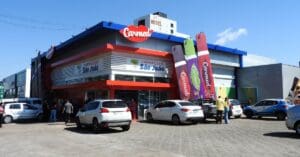 São João inaugura loja experiência com Carmed