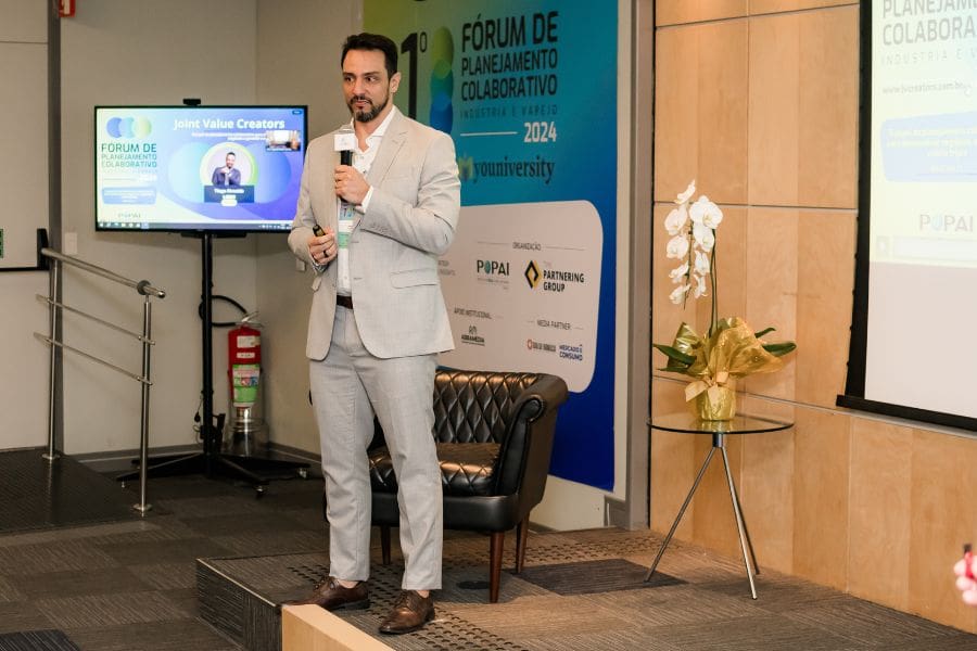 tiago-almeida-da-libbs-no-forum-de-planejamento-colaborativo-industria-e-varejo-2024-popai-tpg