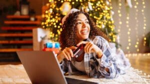 56% dos brasileiros planejam comprar online os presentes de Natal