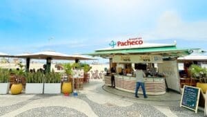 Drogarias Pacheco promove ativações em quiosque em Copacabana