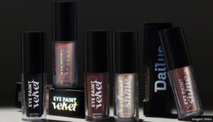 Dailus lança linha de sombras líquidas Eye Paint Velvet & Shine
