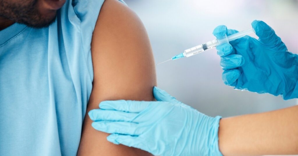 Curso-de-vacinação-farmacêuticos-têm-até-o-dia-28-para-se-matricular