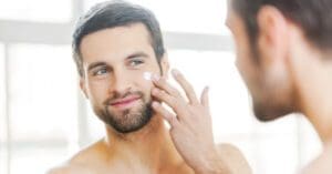 Envelhecimento impulsiona mercado de autocuidado masculino no Brasil