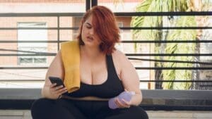 Pesquisa da Merck aponta o impacto das redes sociais no comportamento alimentar e obesidade